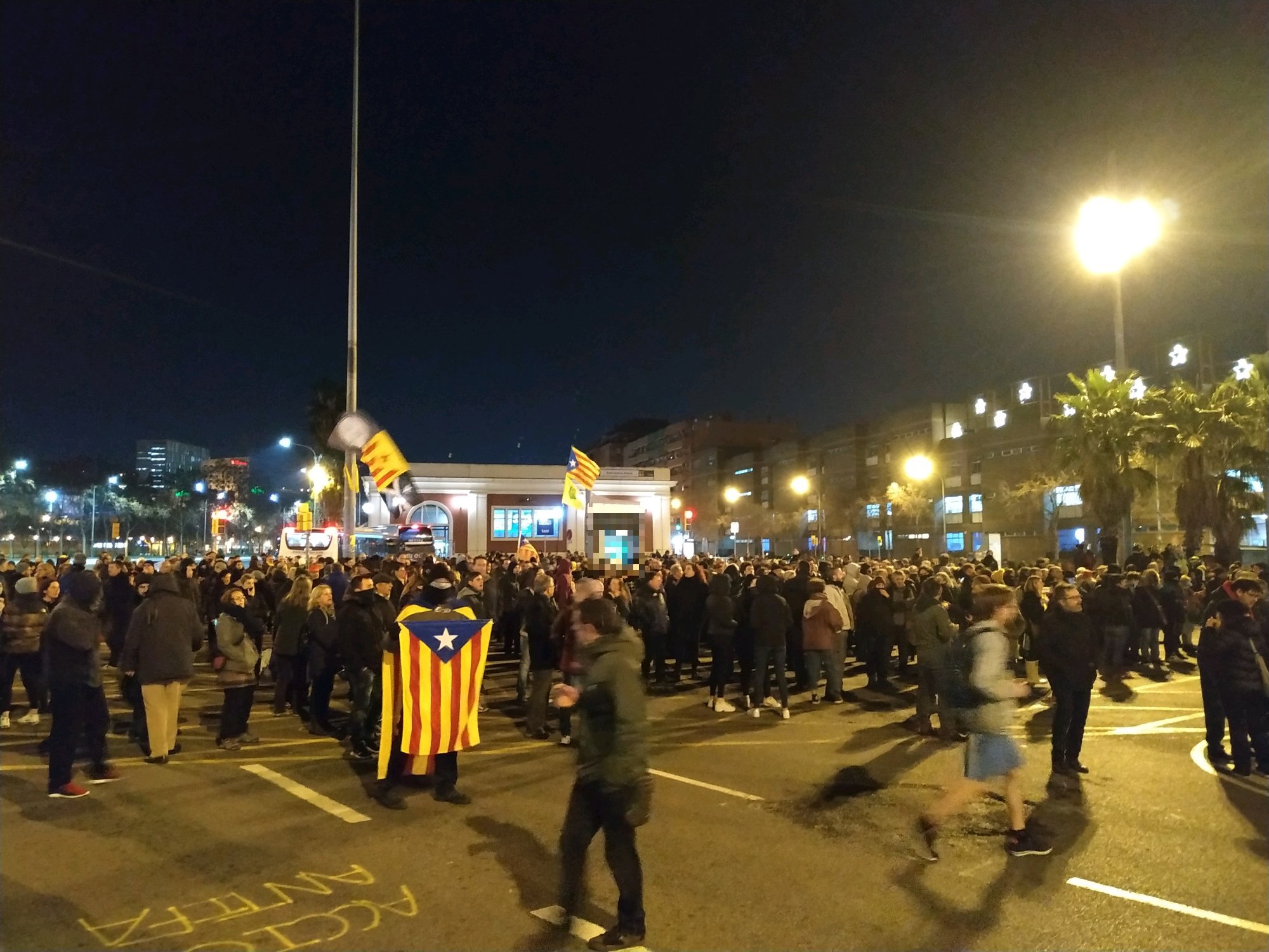 Tallen per 89è dia consecutiu l'avinguda Meridiana de Barcelona