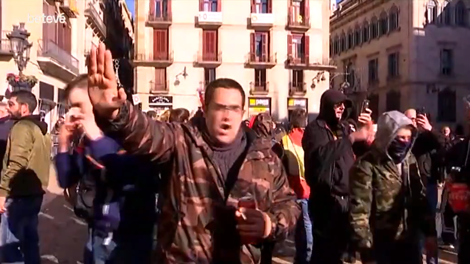 VIDEO | Vox supporters attack and abuse TV crew at Barcelona protest