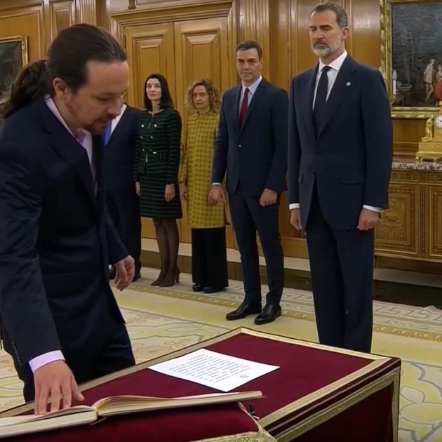 Felip Pablo Iglesias jura ministres TVE