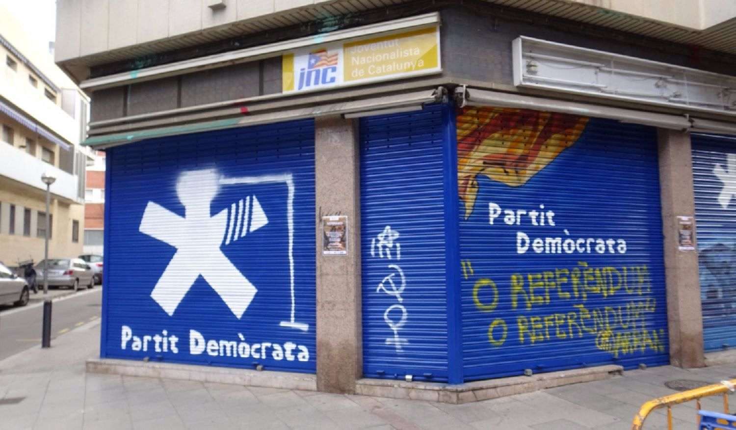 Una sede de PDeCAT denuncia pintadas firmadas por Arran