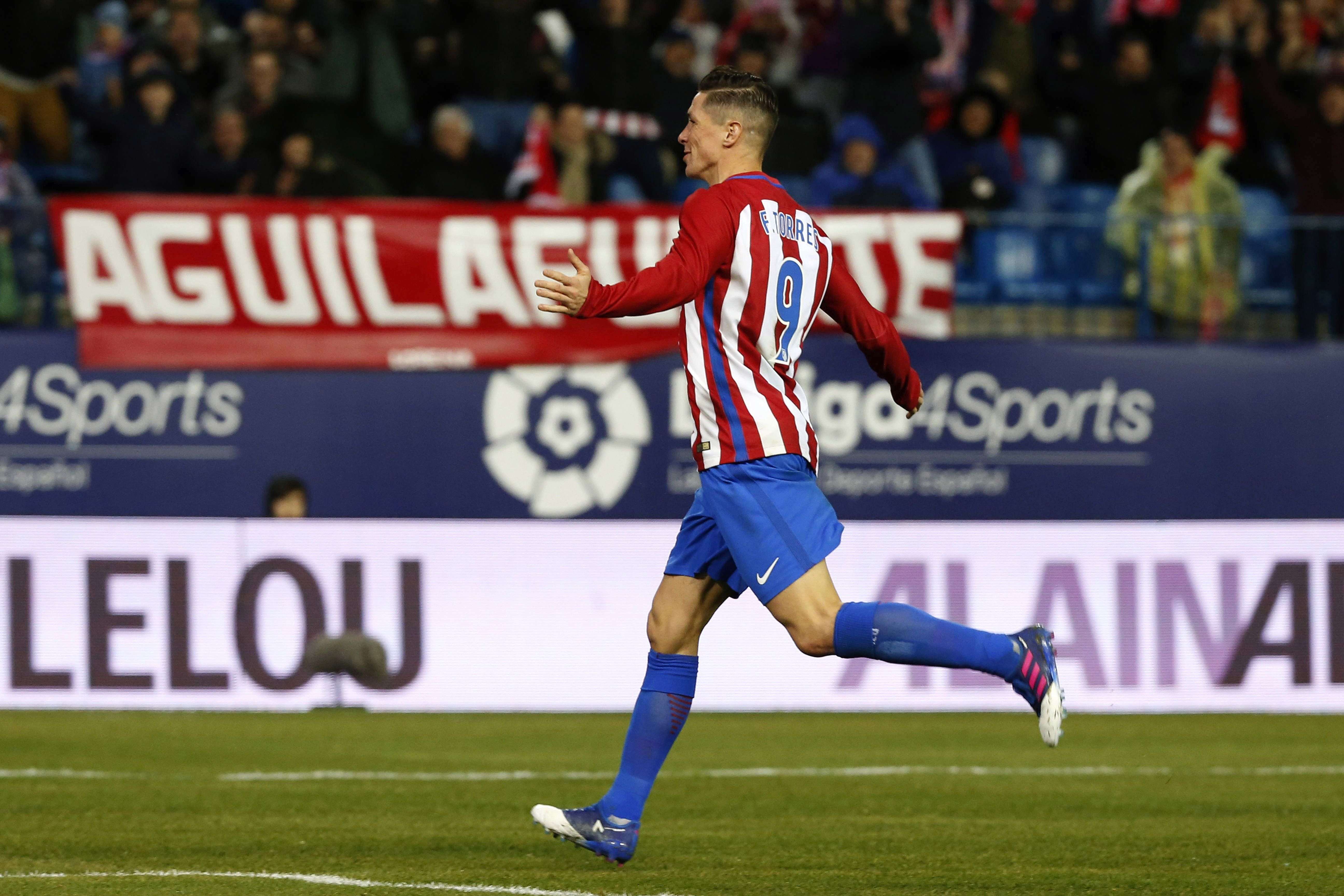 Torres acaba con la mala racha del Atlético (2-0)