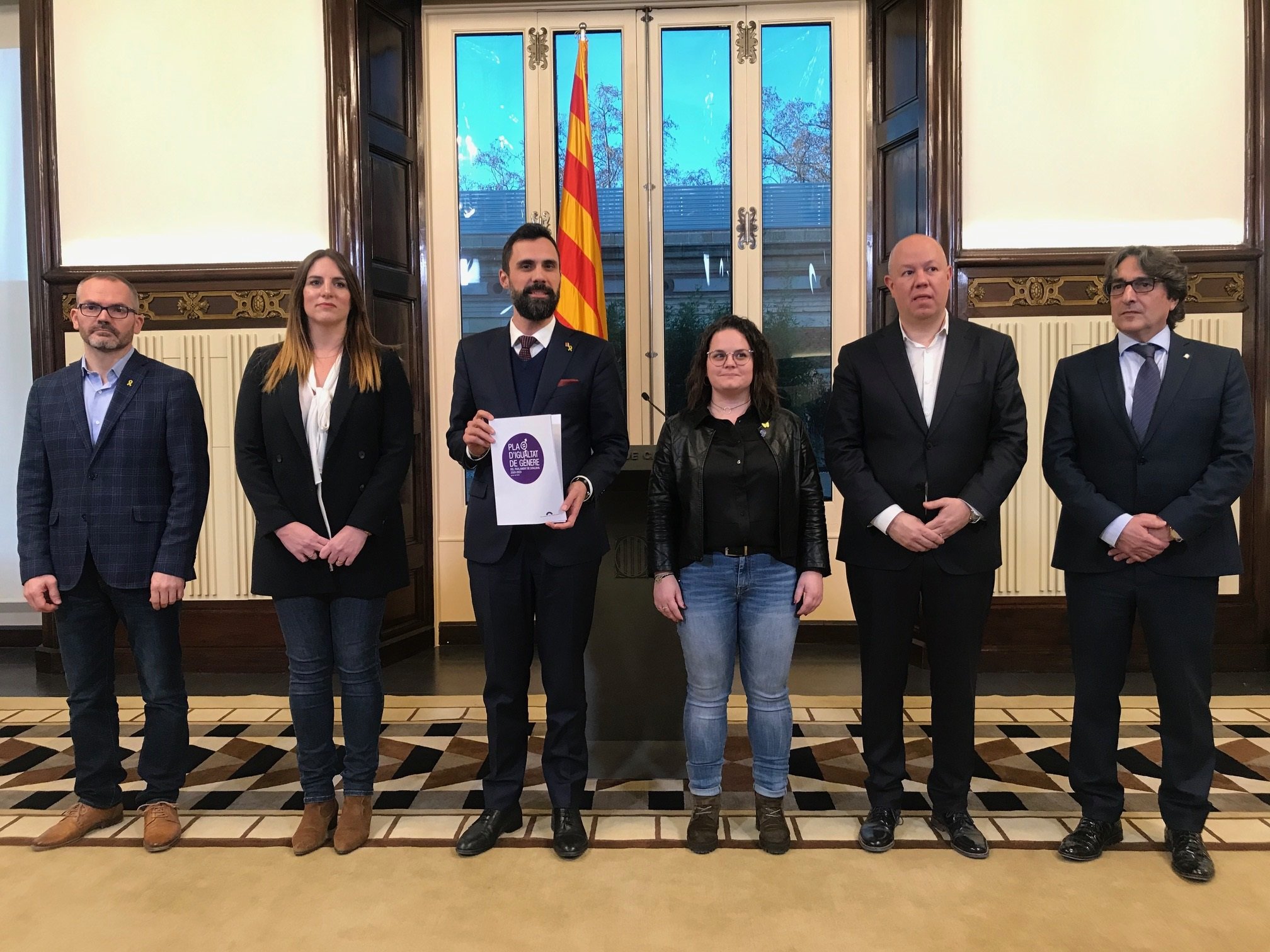 Nou pas del Parlament en el camí cap a la igualtat entre homes i dones