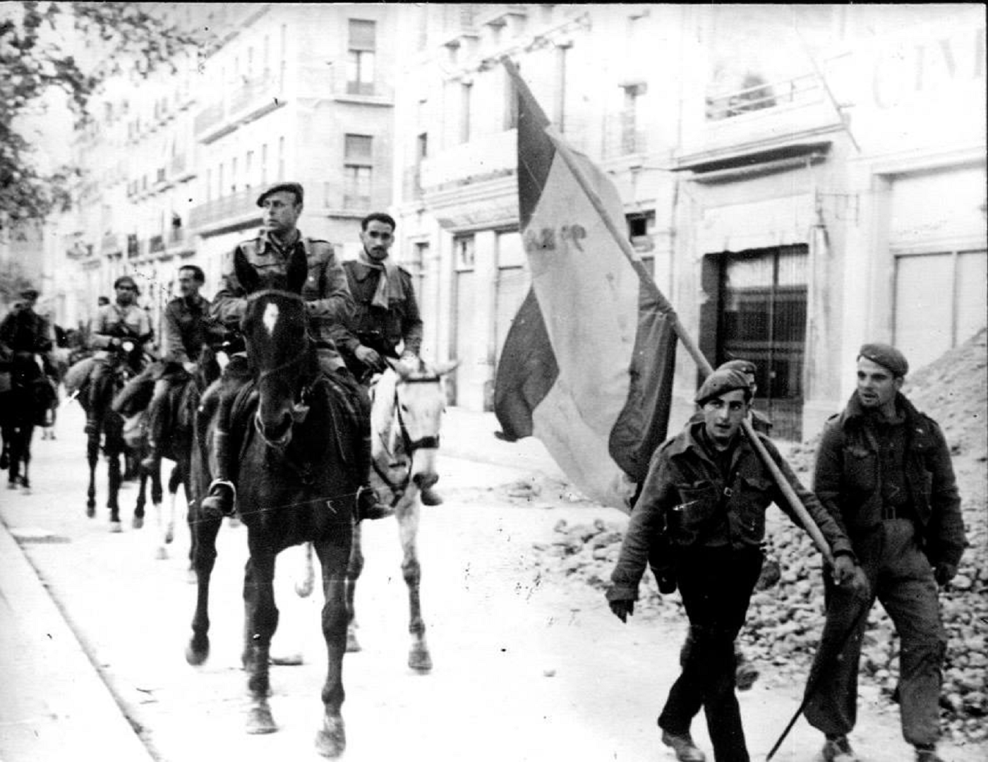 Les tropes franquistes ocupen Reus i Tarragona