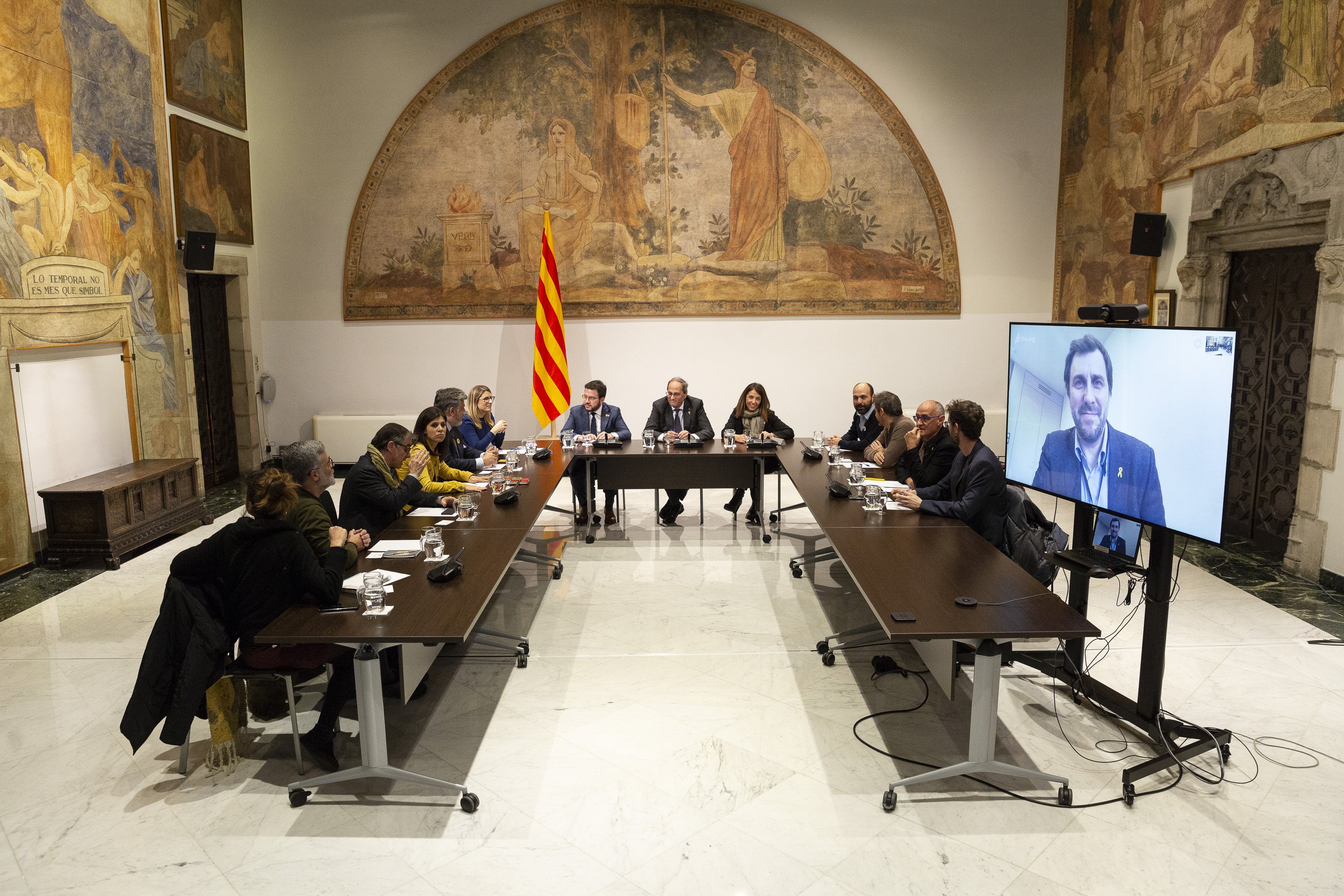 Torra reúne partidos y entidades en una "cita discreta" y entre discrepancias