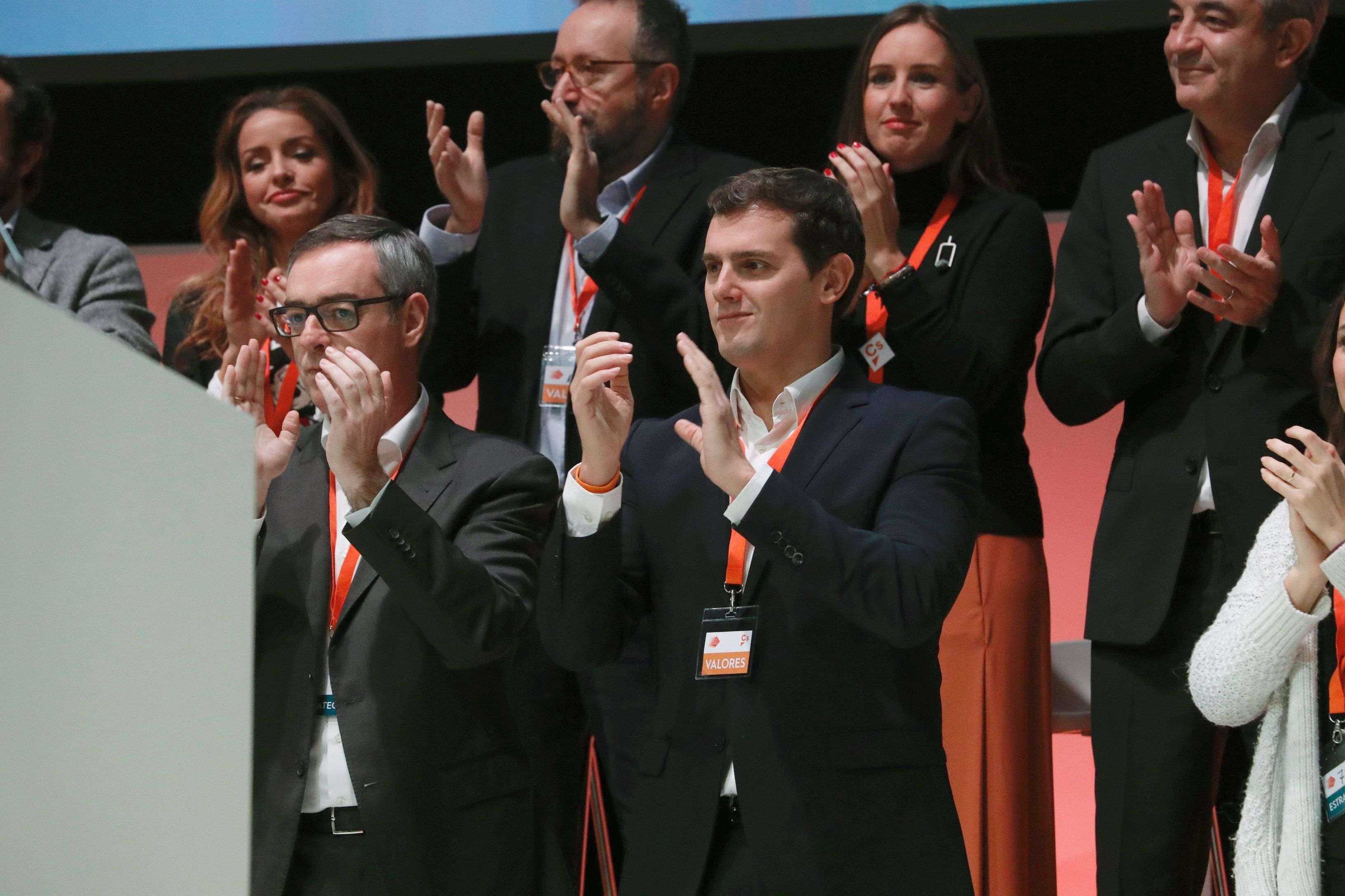 Rivera reversiona Aznar per desafiar el PP de Rajoy