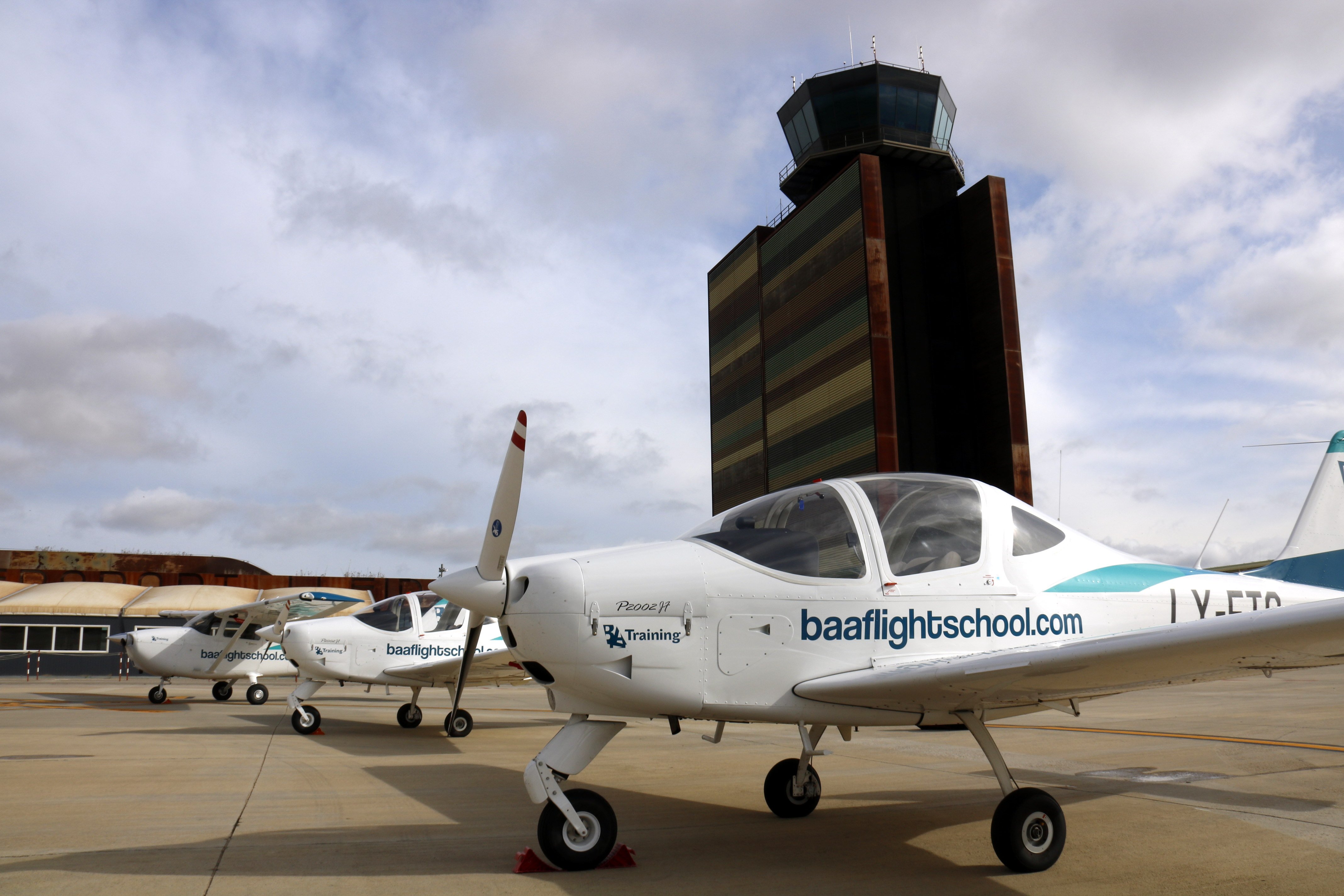 El Aeropuerto de Alguaire se consolida como centro de formación de pilotos