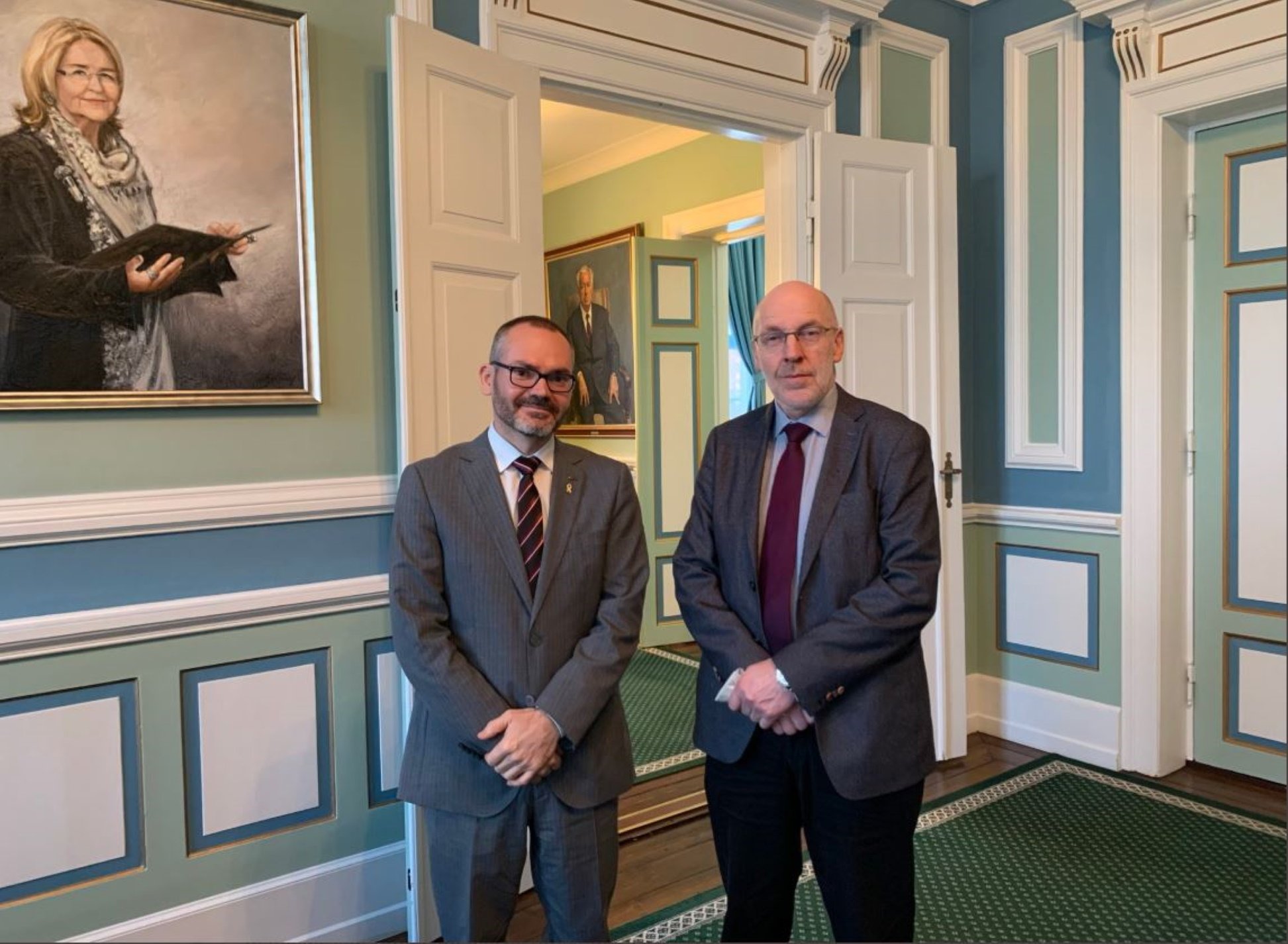 Costa esquiva l'ambaixada i agraeix al Parlament islandès el suport a Forcadell
