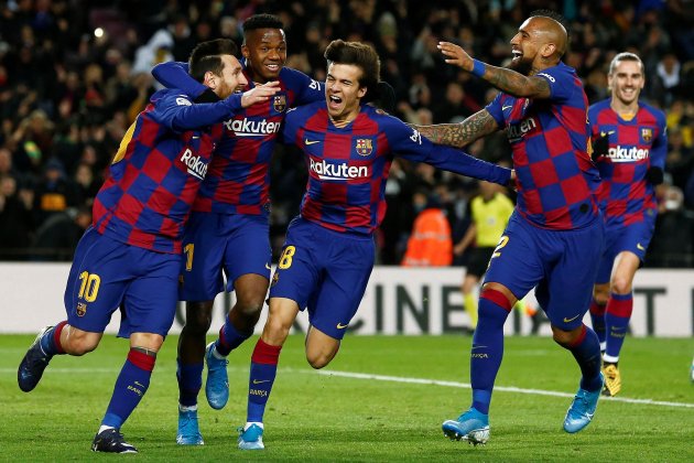 Messi Ansu Fati Riqui Puig Arturo Vidal Barca Granada EFE