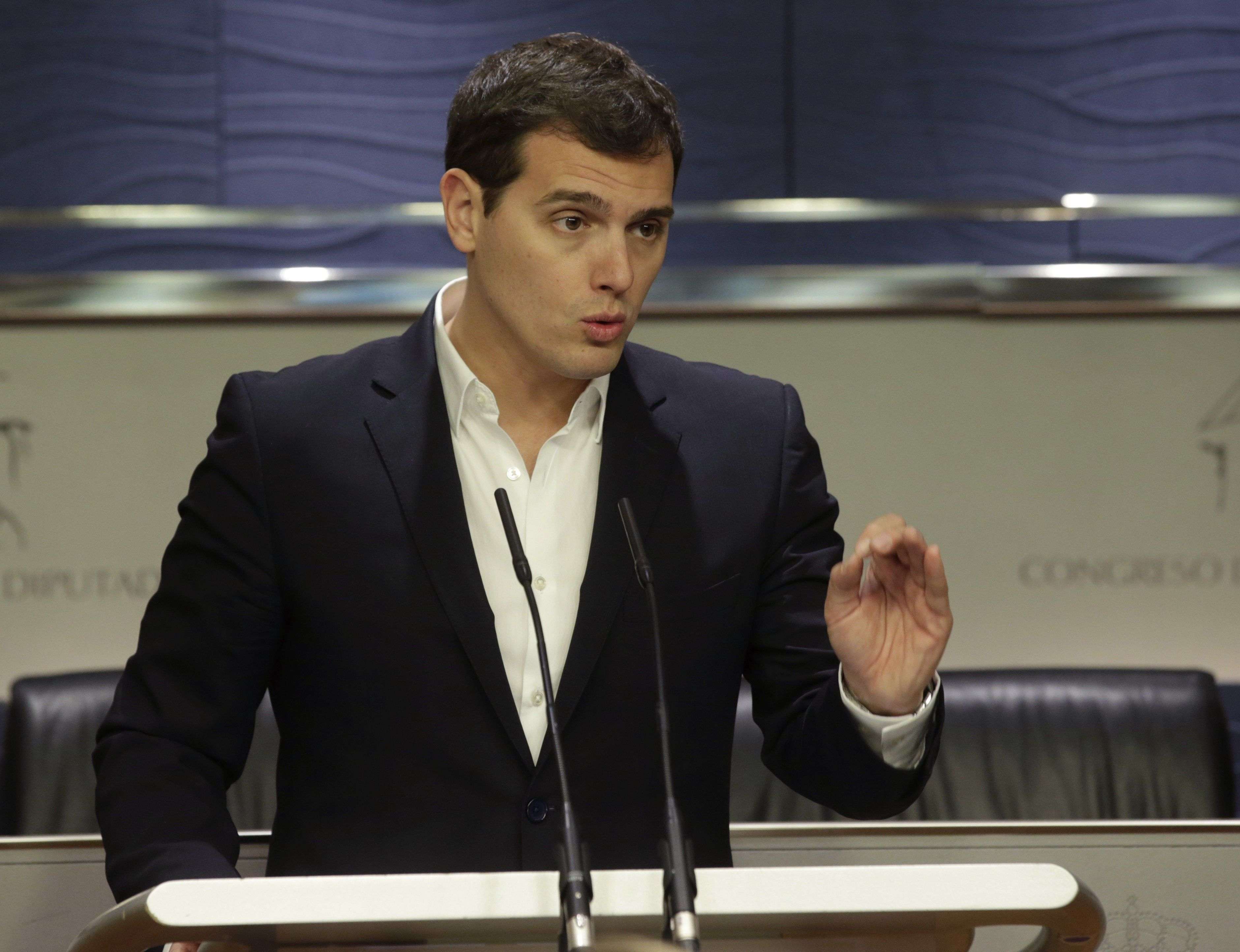 Rivera (C's) vol el cap de Rajoy per pactar amb el PP