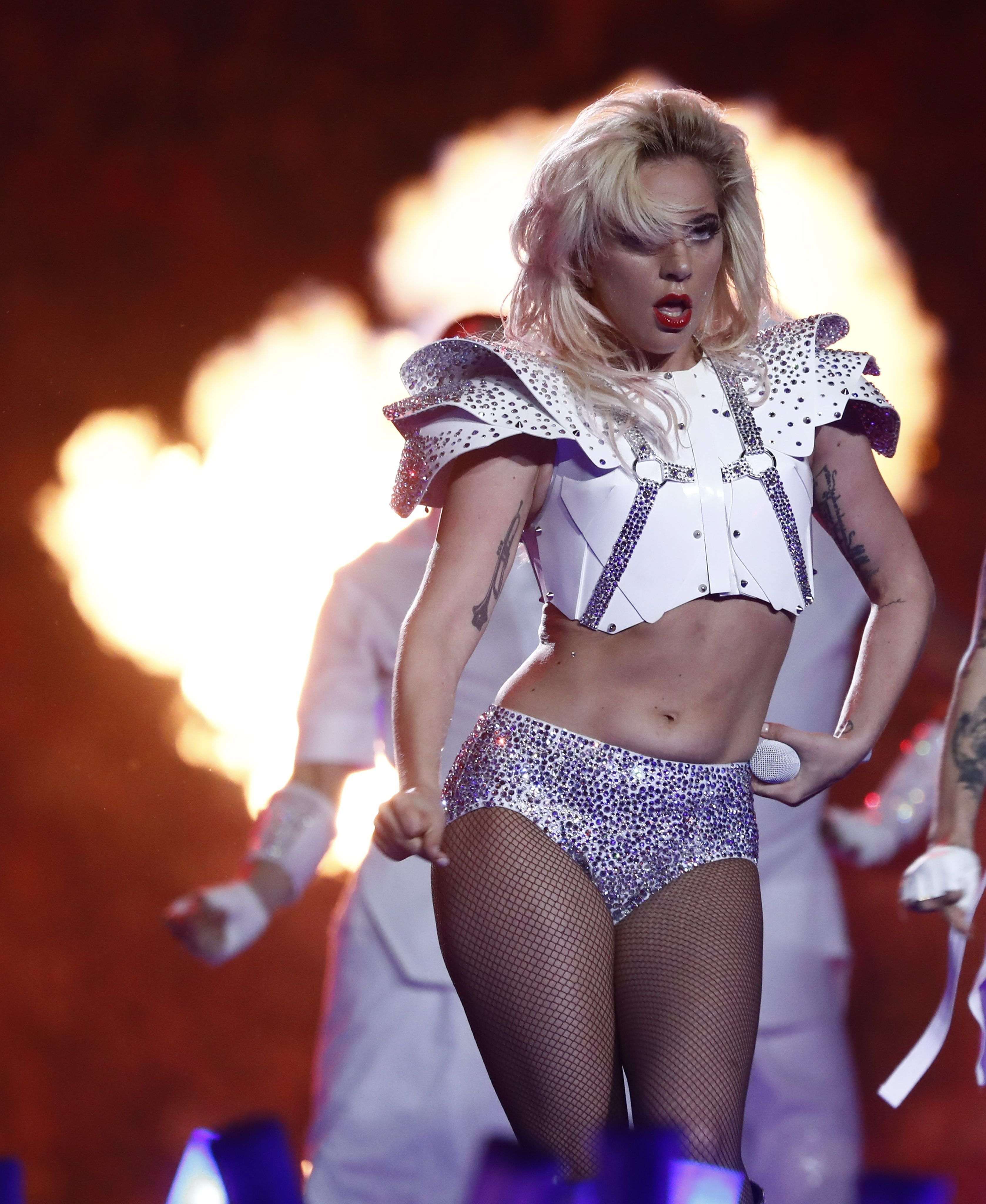 Lady Gaga aplaza su concierto de Barcelona