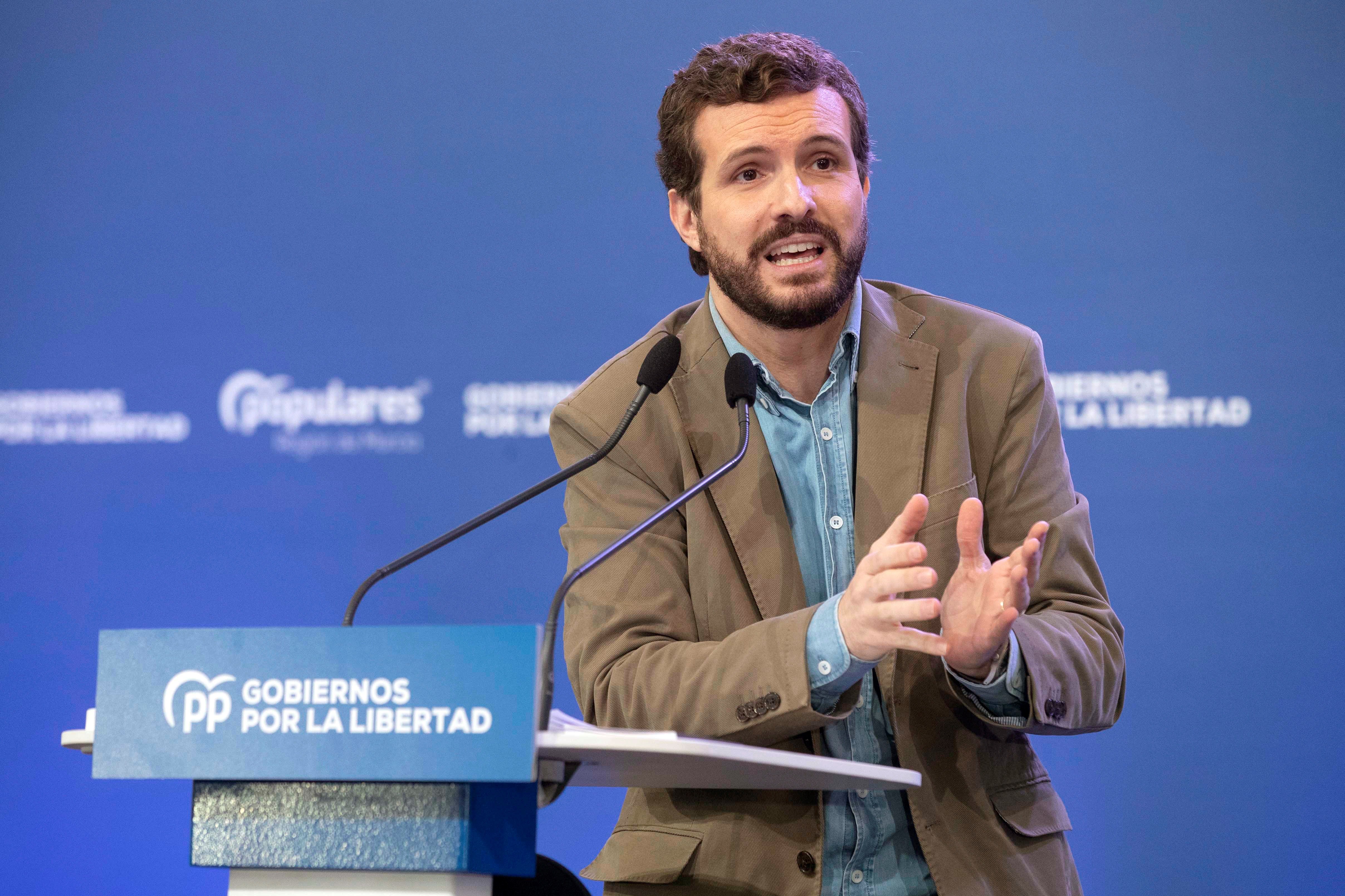 Casado critica el permiso para trabajar de Junqueras: "La antesala del indulto"