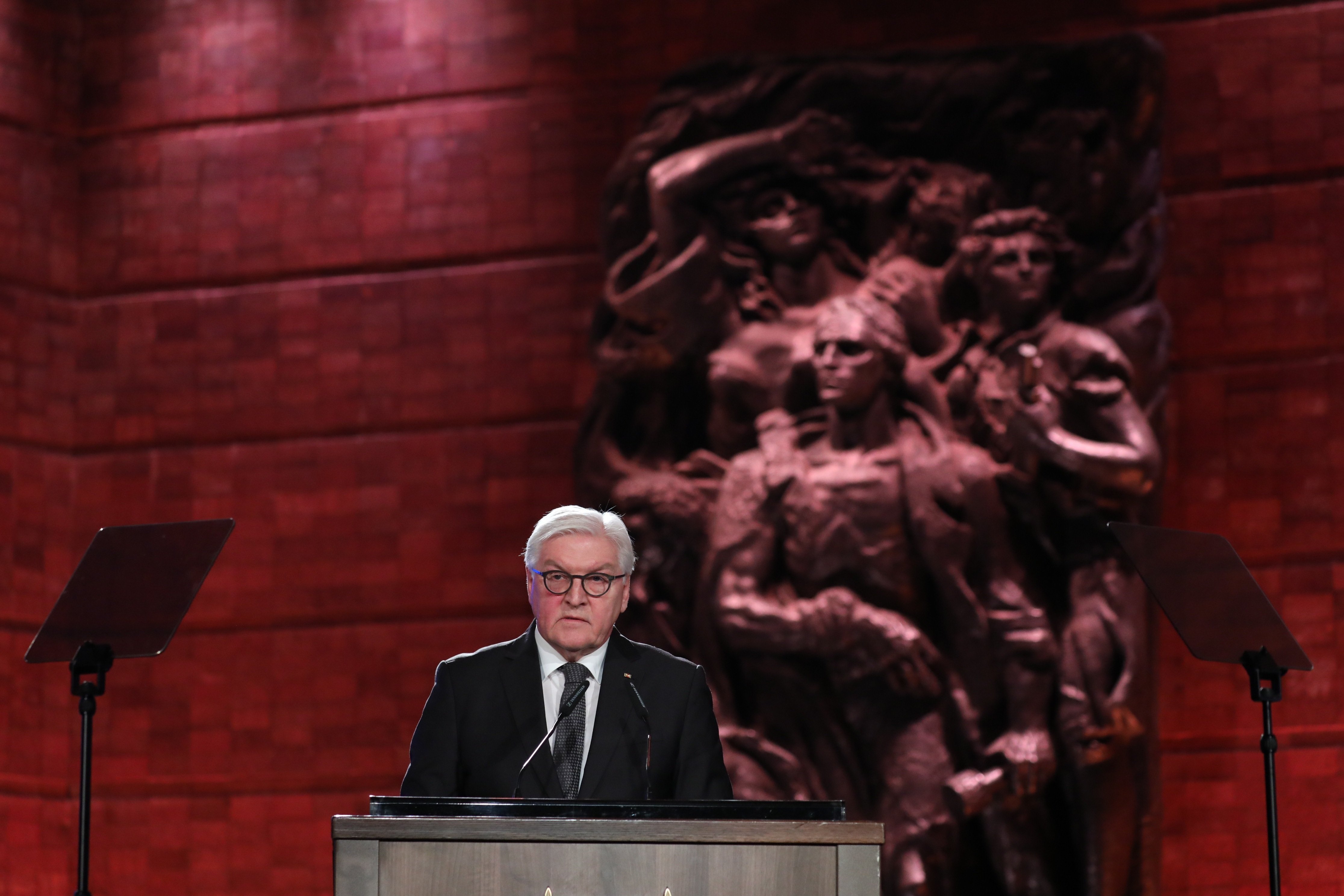 La emotiva plegaria (en hebreo) del presidente alemán en el Museo del Holocausto