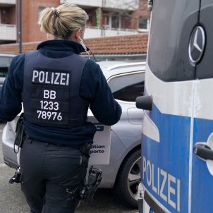 Detienen a 50 neonazis alemanes que querían atacar a migrantes en la frontera con Polonia
