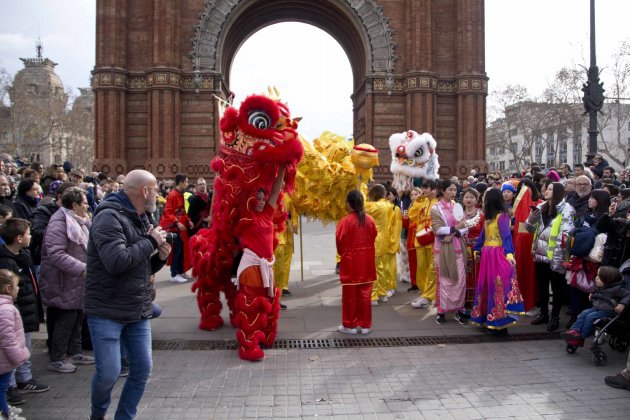 Año Nuevo Chino dragón Arco Triunfo Xesco Ortega FICB