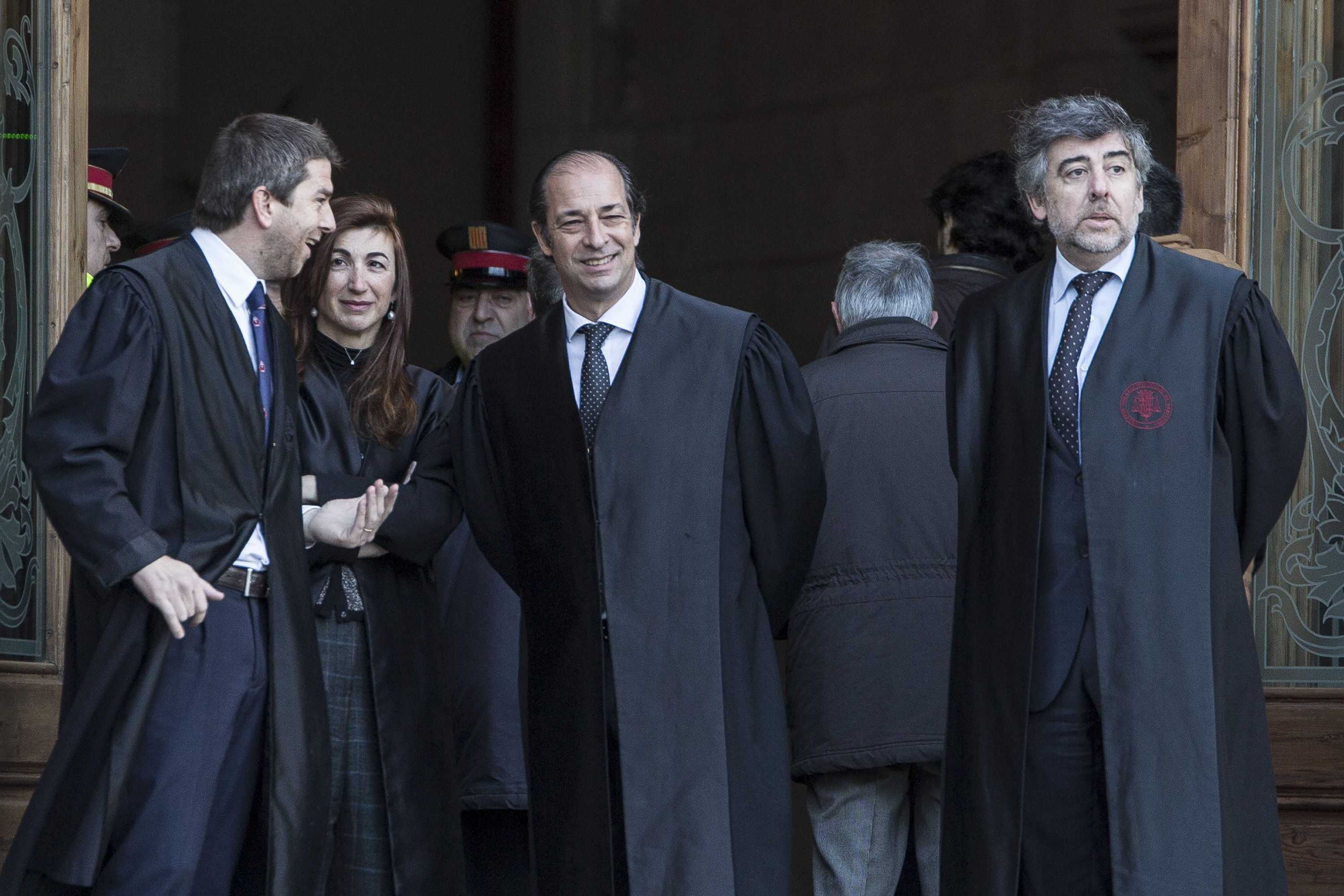 Els directors dels instituts declaren en la segona sessió del judici