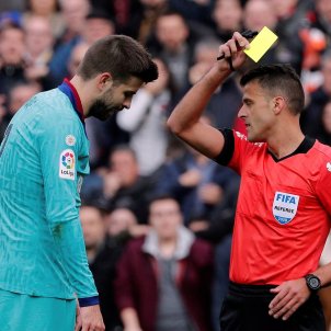 Pique groga Gil Manzano Barca Valencia EFE Pique groga Gil Manzano Barca Valencia EFE