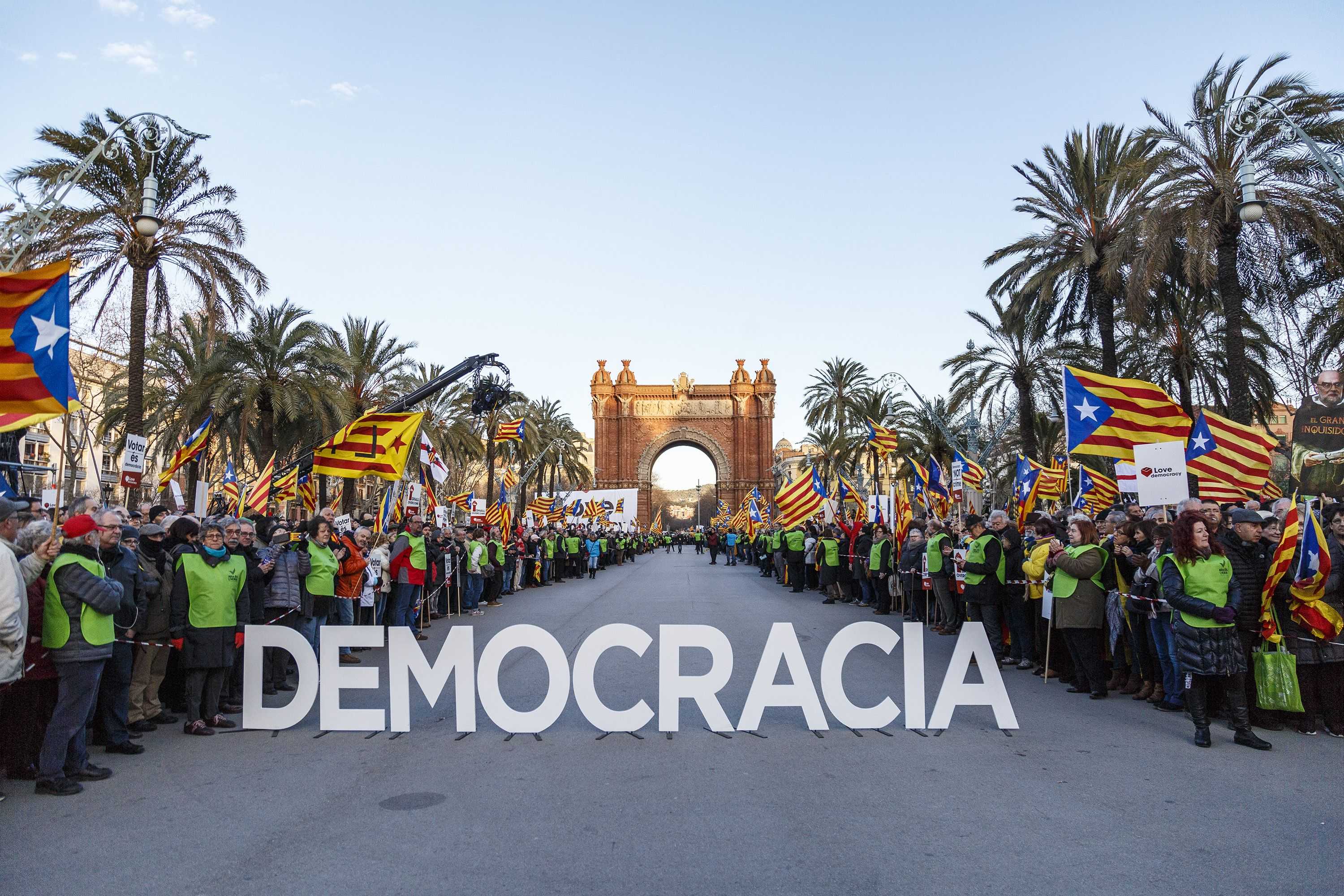 Una tesi demostra que el procés va avançar a desgrat de la hostilitat de la premsa