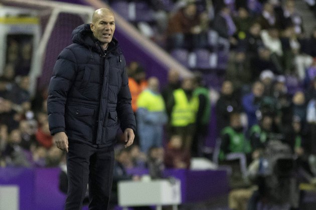 zinedine zidane valladolid banqueta efe