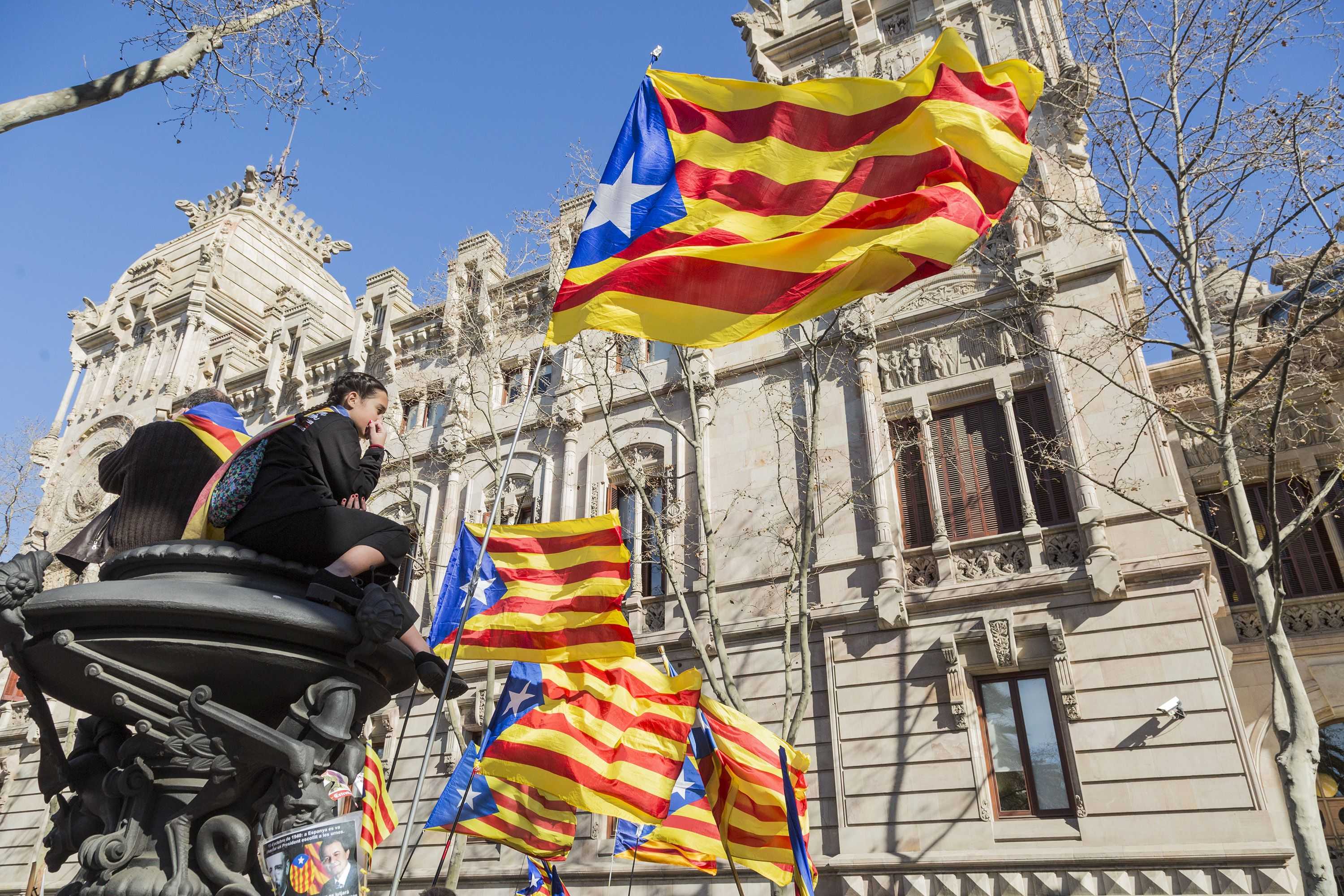 Un 63% dels espanyols vol l'Estat actual o un de més centralista
