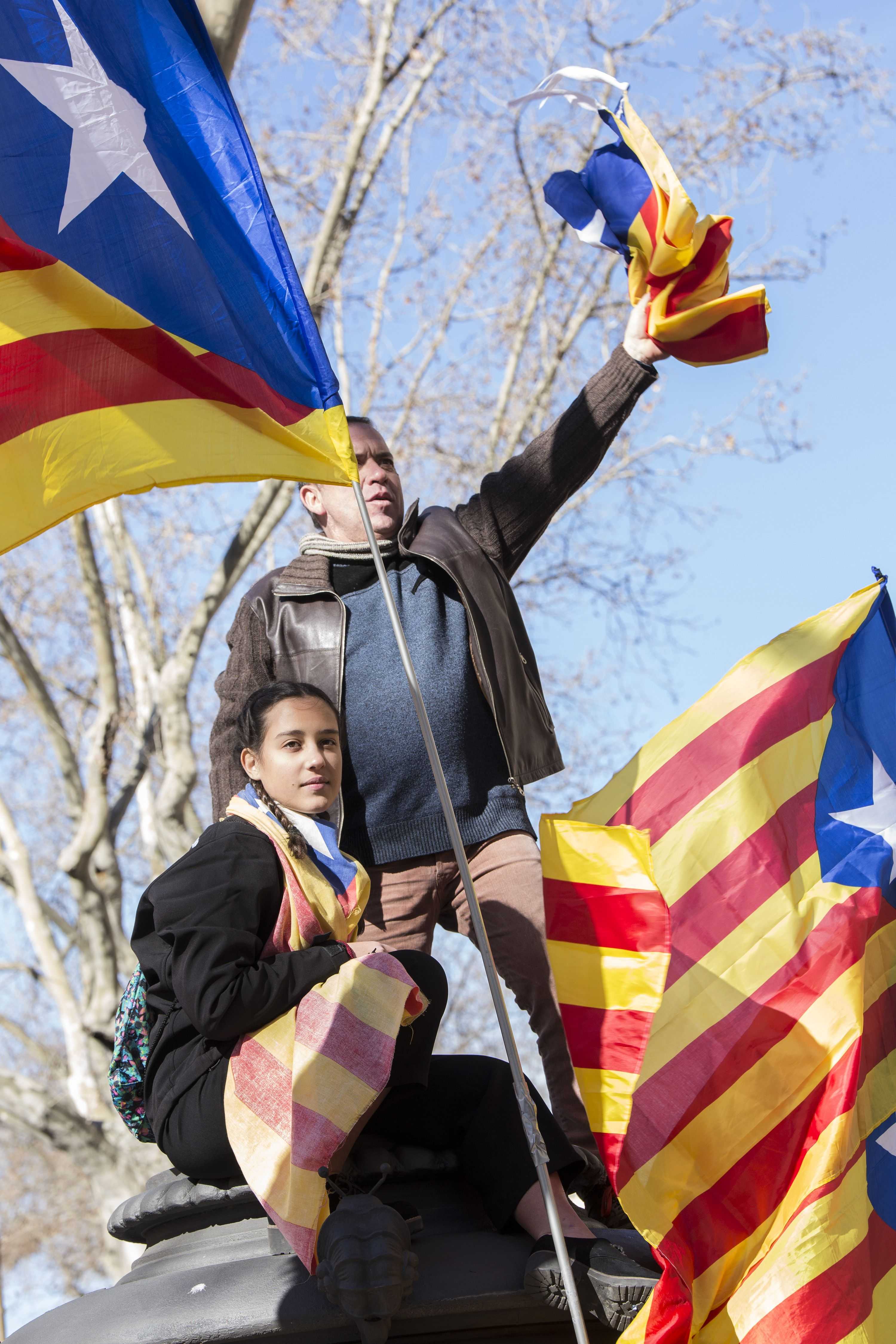 El compte oficial del Brèxit amenaça Espanya amb reconèixer Catalunya a canvi de Gibraltar