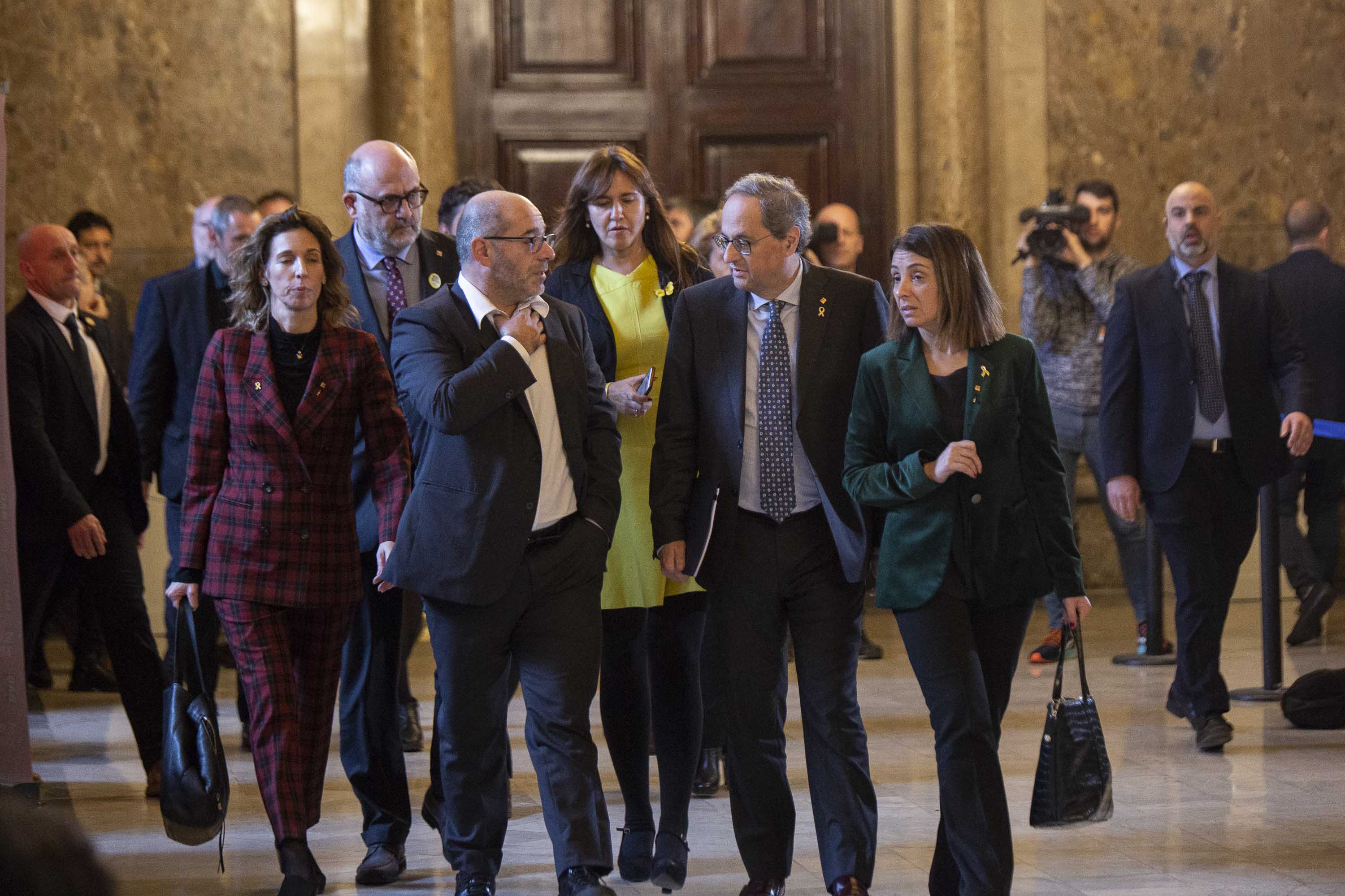 La retirada del escaño a Torra deja la legislatura colgando de un hilo