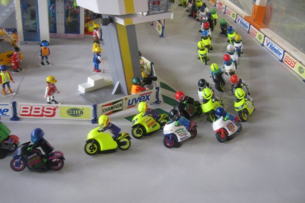 cotxeres Sants Playmobil motos