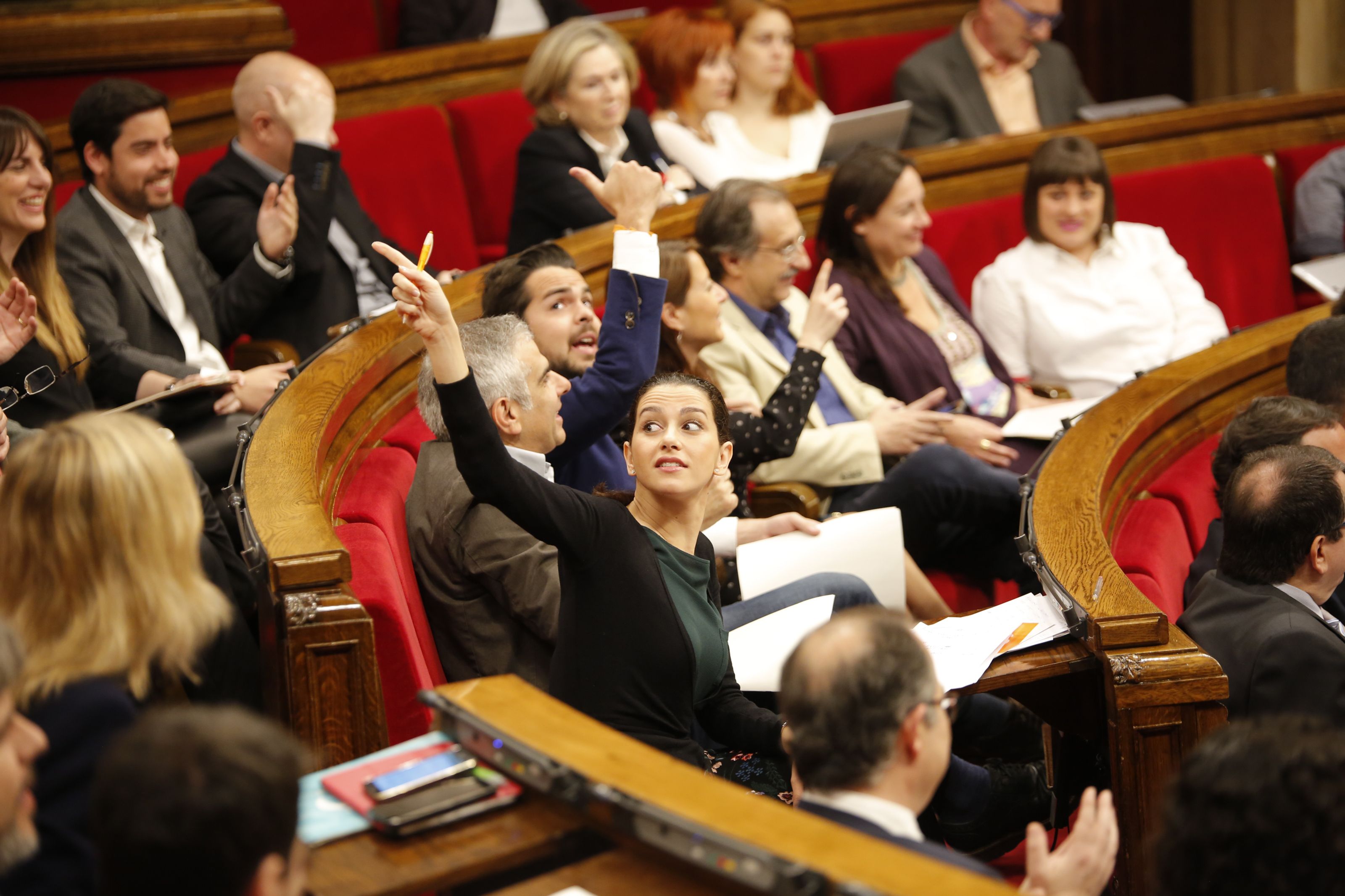 Trifulca Ciutadans-Govern por la rotulación de los comercios