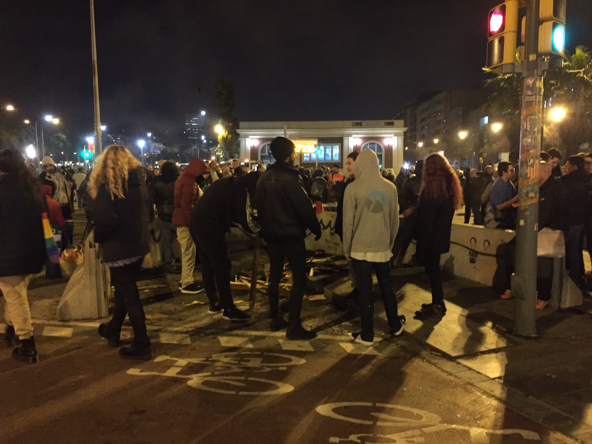 Cortan la avenida Meridiana por 108ª noche consecutiva