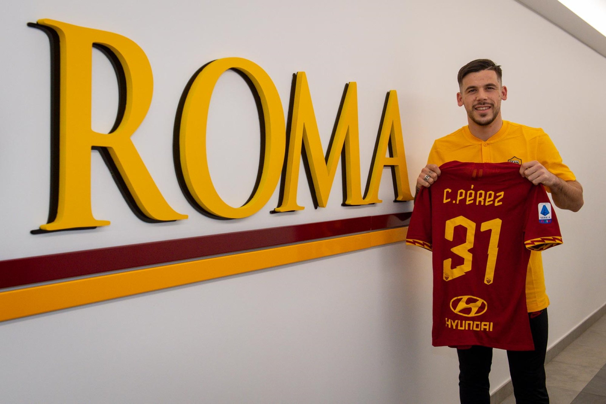 Les dues clàusules surrealistes de la Roma per comprar Carles Pérez