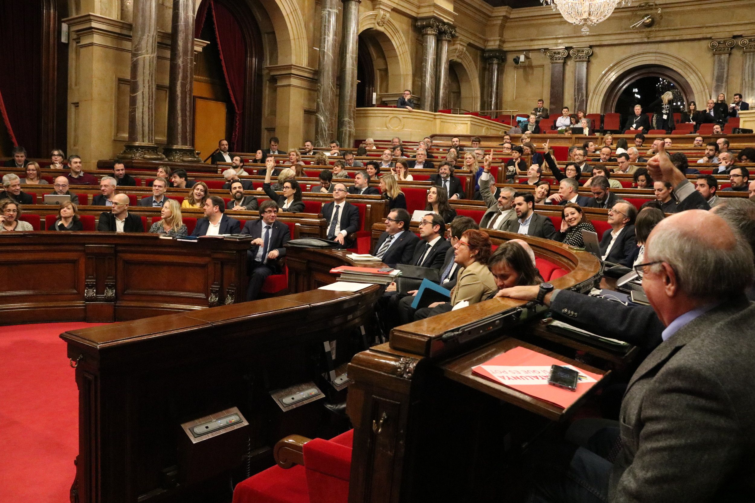 C's y PSC llevarán los presupuestos al Consejo de Garantías Estatutarias y aplazan su aprobación