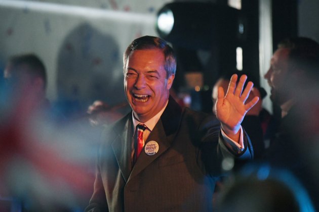 Nigel Farage festa Brexit - Efe