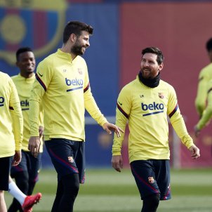 pique messi entrenament barça efe pique messi entrenament barça efe