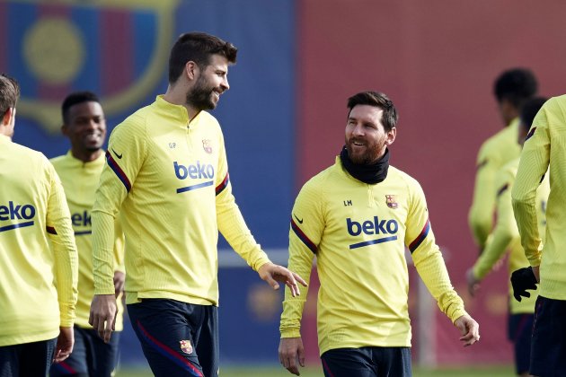 pique messi entrenamiento barça efe