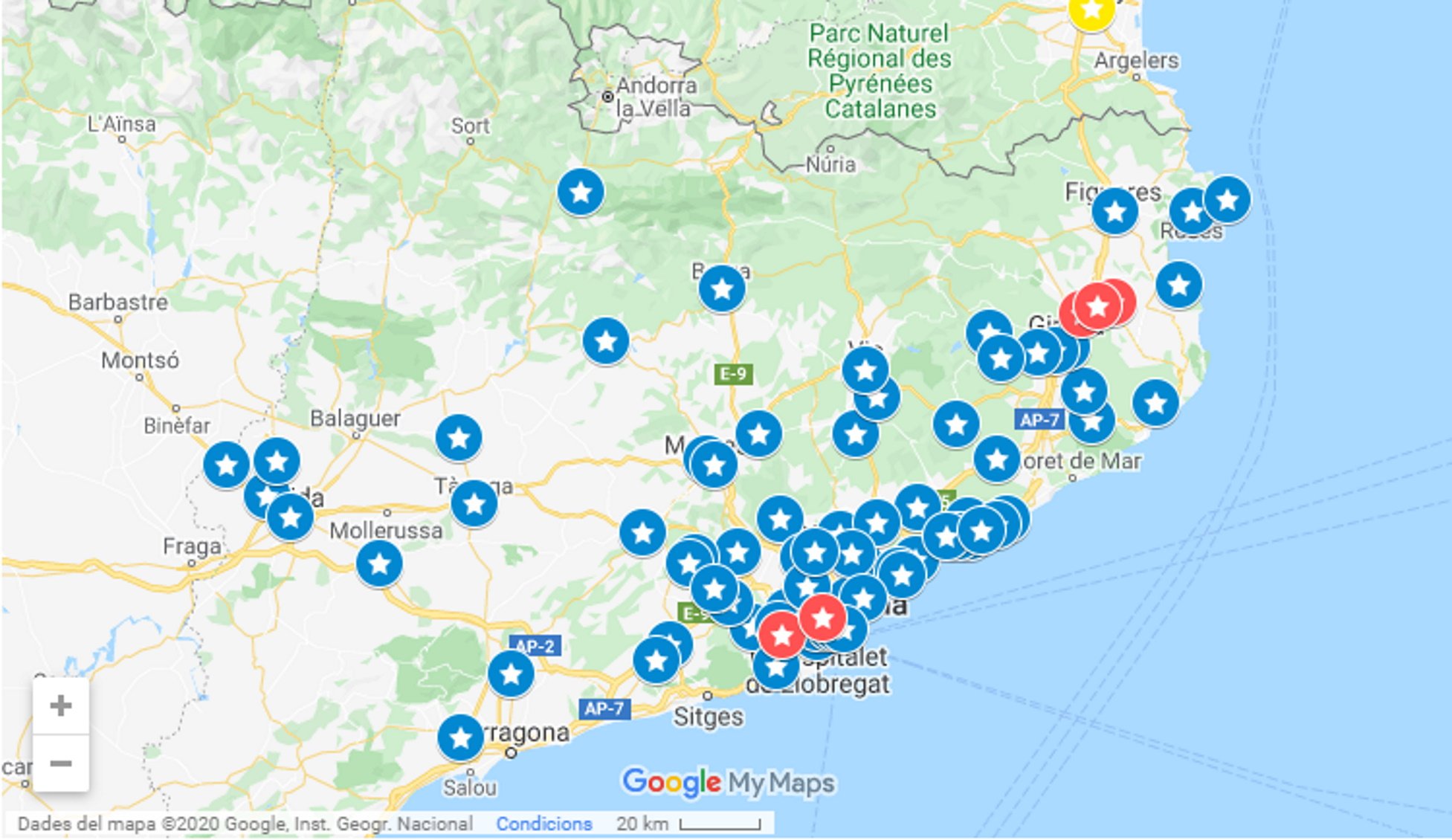 Desenes d'autocars previstos per assistir a l'acte amb Puigdemont a Perpinyà