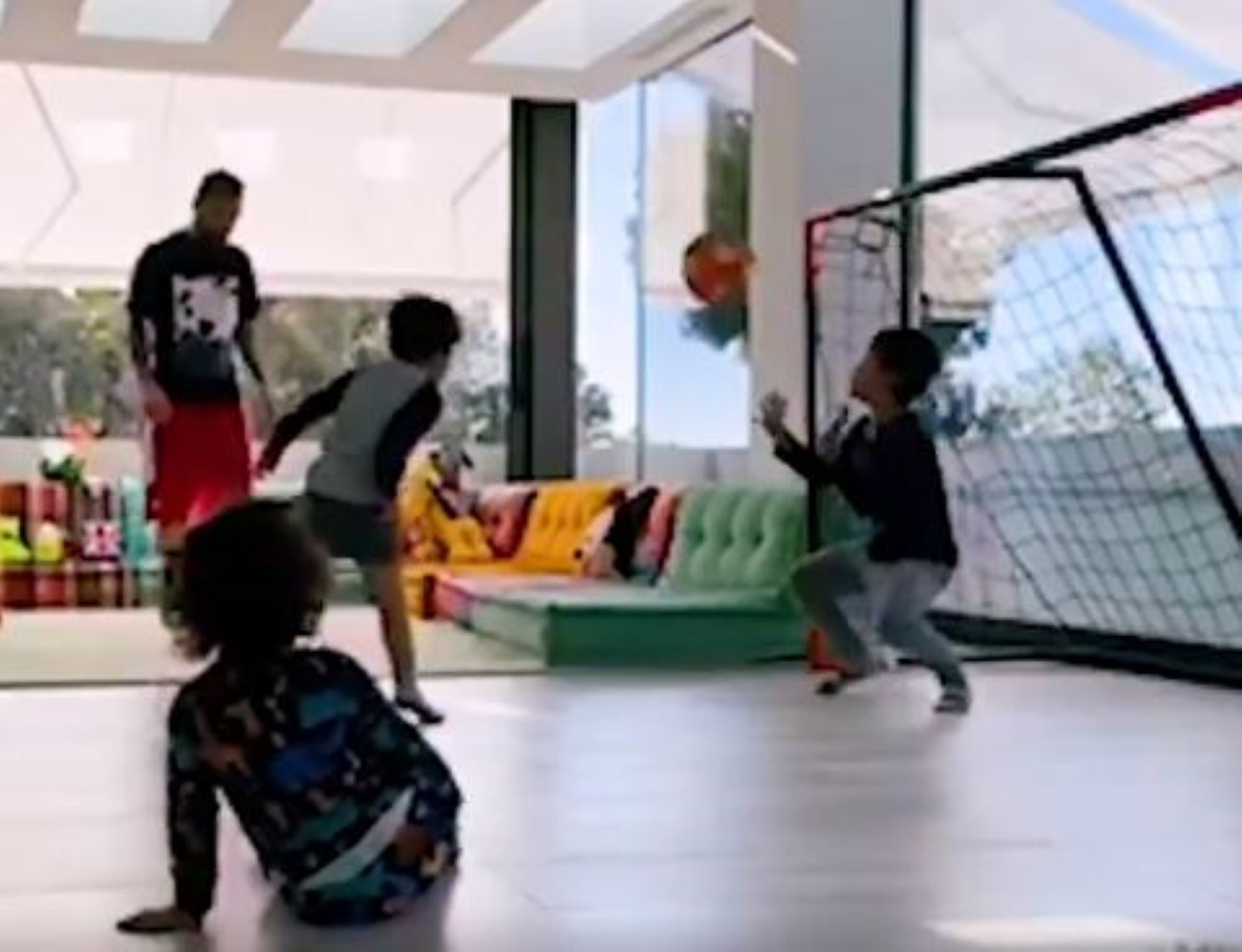 El inédito vídeo de Messi jugando a fútbol con sus hijos