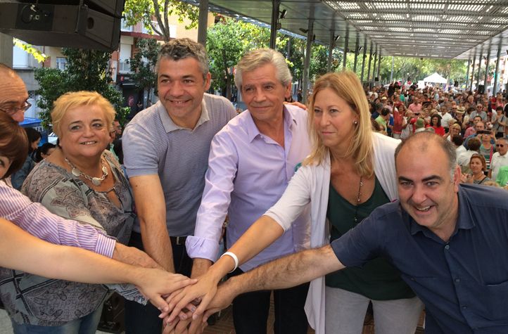 Candidats de Junts pel Sí en l'acte de Nou Barris