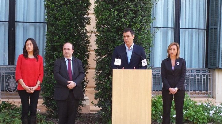 Pedro Sánchez después de la reunión de trabajo con al Unión por el Mediterráneo, con miembros del PSC / Pilar Carracelas
