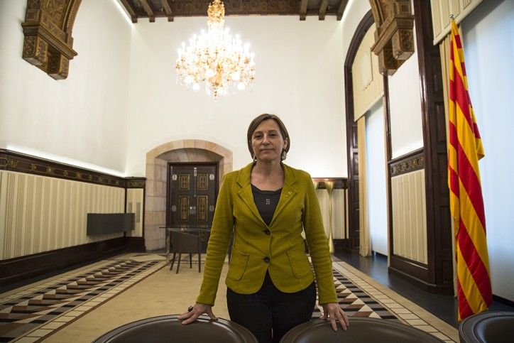 Barcelona / Parlament de Catalunya / Carme Forcadell, presidenta del Parlamento, en el despacho oficial de presidencia. / Foto: Sergi Alcazar Badia