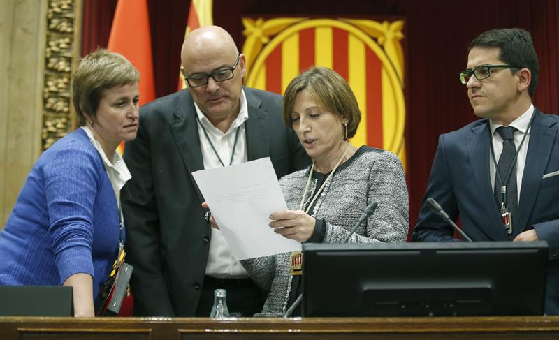 Simó, Corominas, Forcadell y Carrizosa en la Mesa del Parlament / EFE