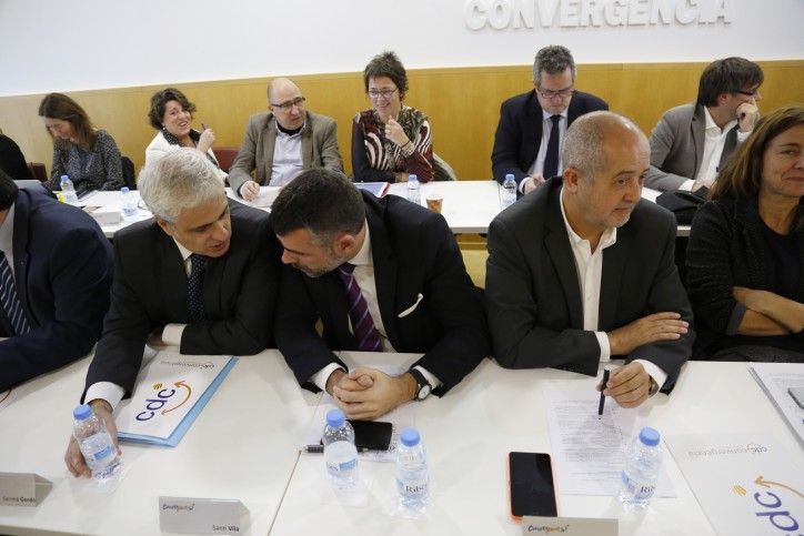 Los consejeros Gordó, Vila y Homs en un consejo nacional de CDC / SERGI ALCÀZAR