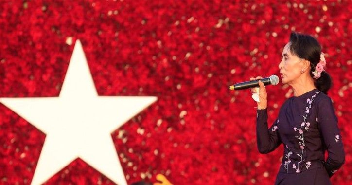 La líder opositora birmana Aun San Suu Kyi en un míting / EFE 