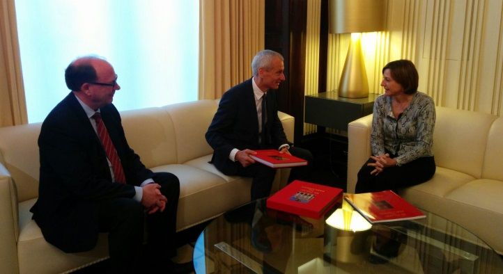 El embajador suizo habla con Forcadell/EN