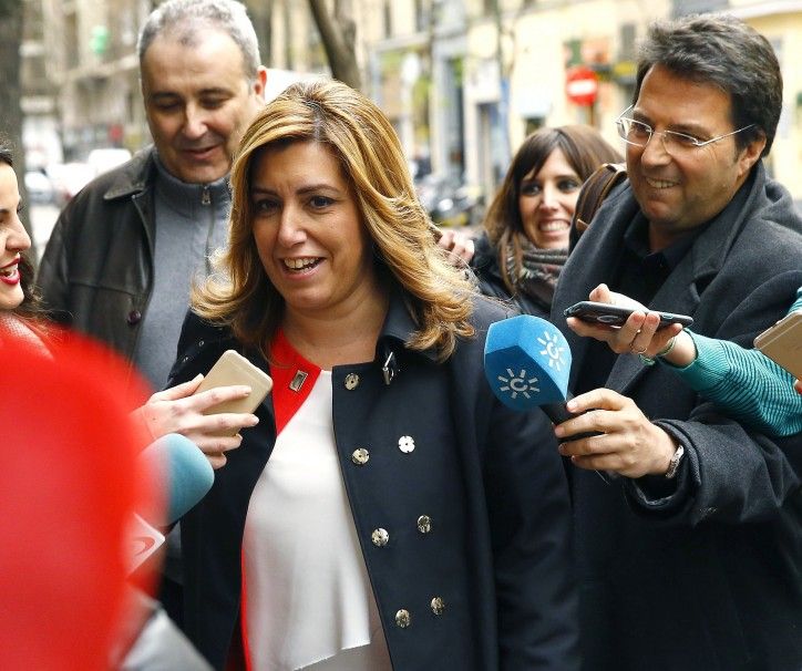 GRA342. MADRID, 29/01/2016.- La presidenta de Andalucía, Susana Díaz, a su llegada a la sede del PSOE en la calle Ferraz de Madrid, donde se ha reunido con el secretario general de la formación, Pedro Sánchez, en la víspera de la celebración del Comité Federal convocado mañana. EFE/J.P.Gandul