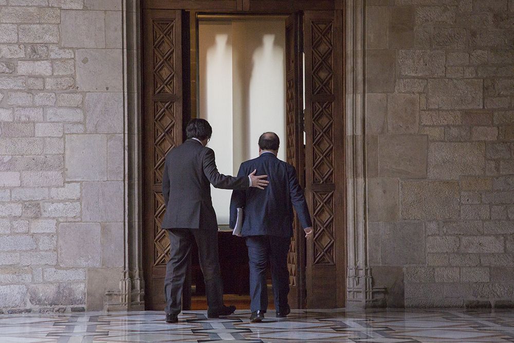 El presidente Carles Puigdemont se reúne con Miquel Iceta a la Generalitat.