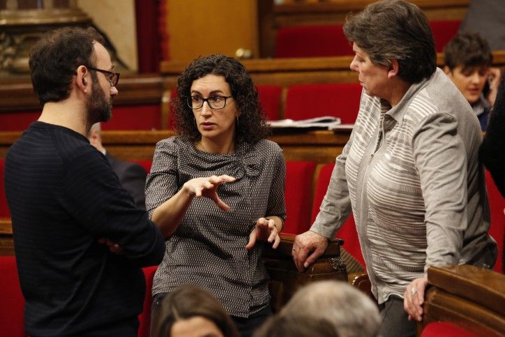 Rovira (ERC) con los cupaires Salellas i Serra / SERGI ALCÀZAR