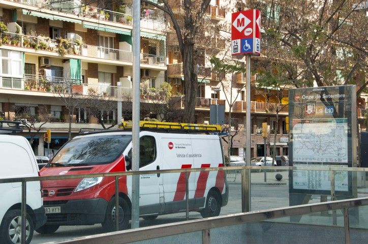 Exteriors de l'estació Onze de Setembre, aquest matí / 