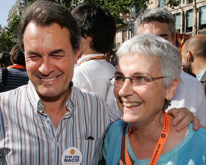 Artur Mas y Muriel Casals en la manifestación del 10 de julio de 2010 contra la sentencia del TC que recortó el Estatut / JORDI PLAY